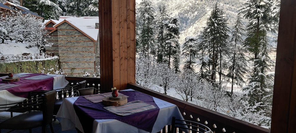HERITAGE VILLAGE RESORT 66/77