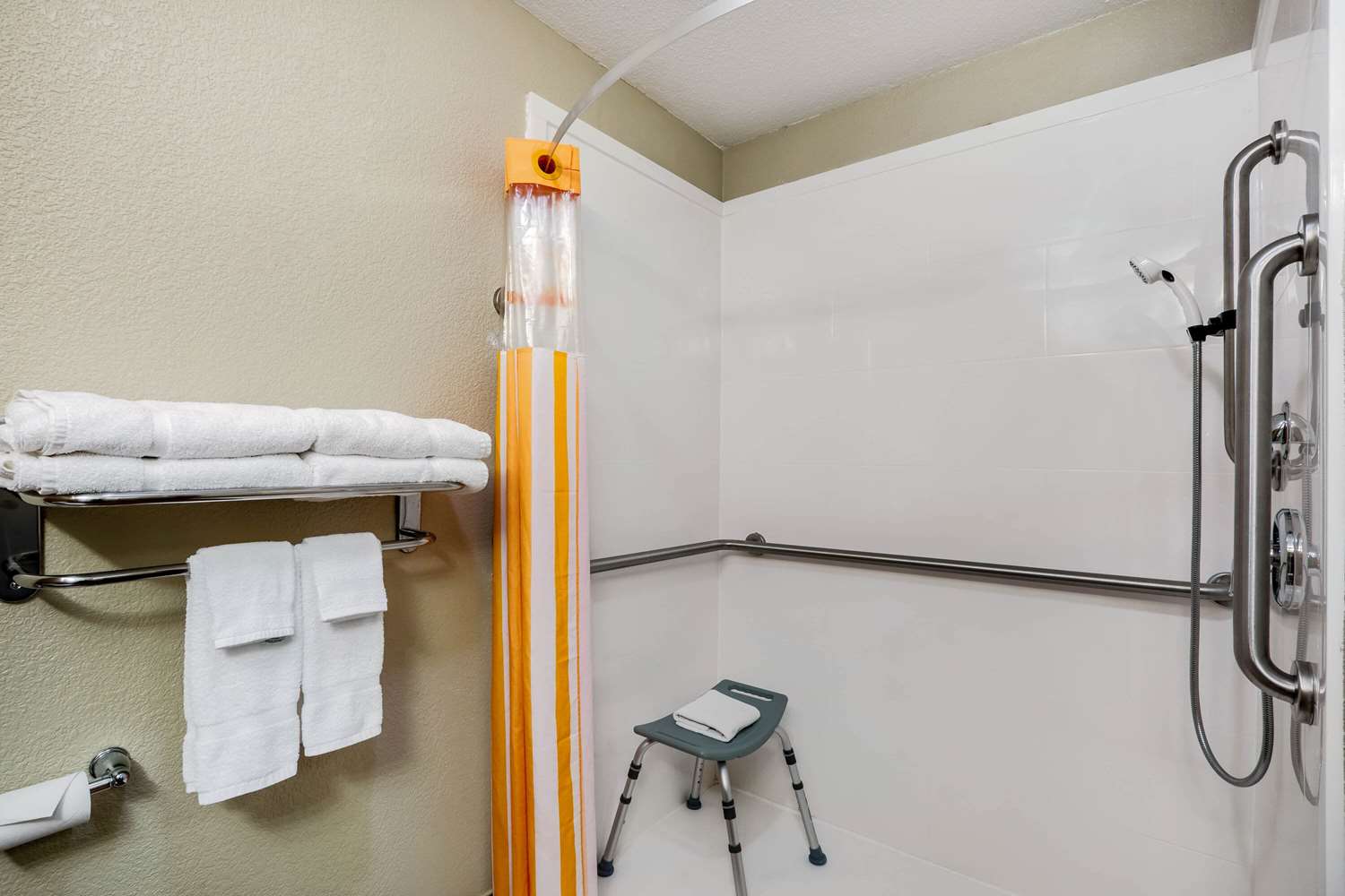 La Quinta Inn & Suites by Wyndham Emporia 22/22