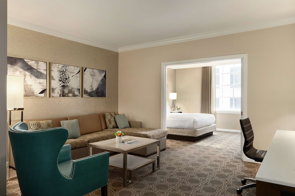 Hilton New Orleans/St. Charles Avenue 43/71