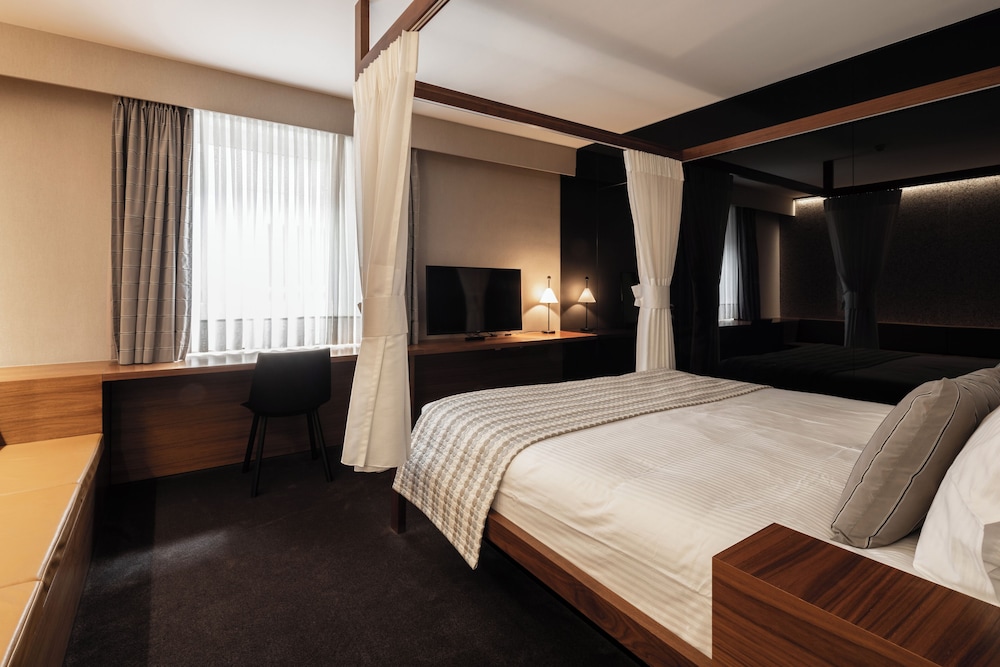 Beach Palace Hotel 8/50