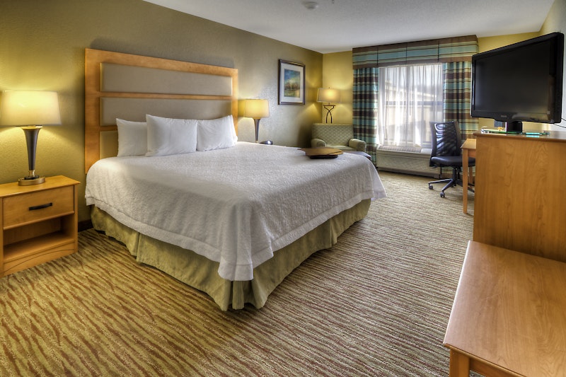 Hampton Inn & Suites Kalamazoo-Oshtemo 9/42