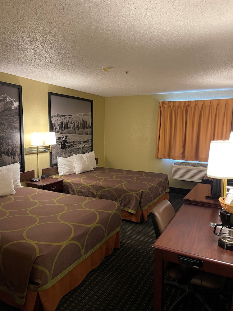 Super 8 By Wyndham Trinidad 35/39