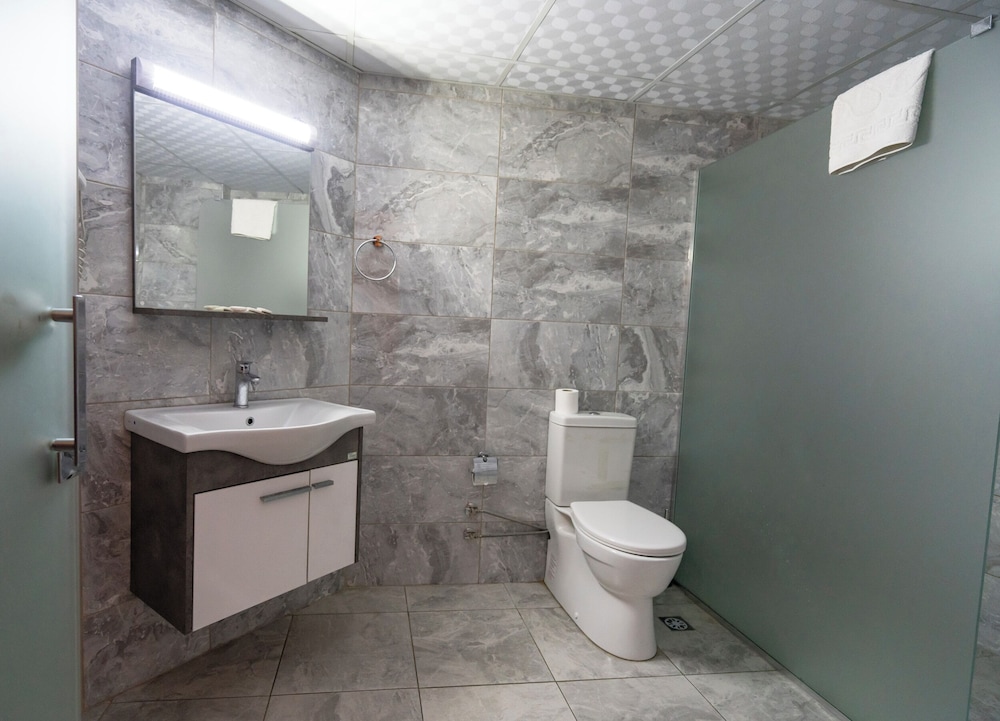 Piyes Otel 45/46