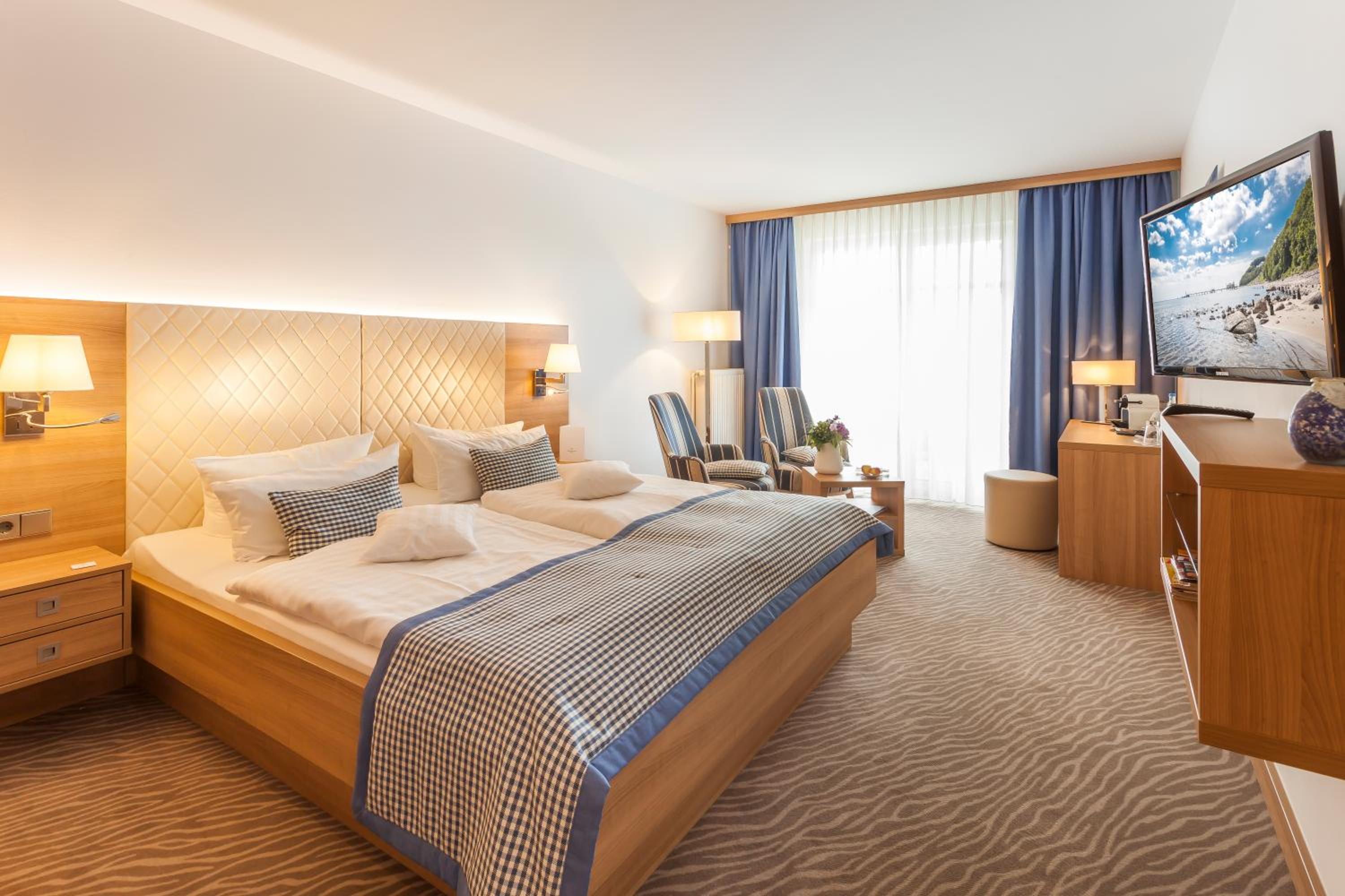 غرفة بسرير مزدوج بإطلالة على البحر بشرفة، Hotel Bernstein 2/9