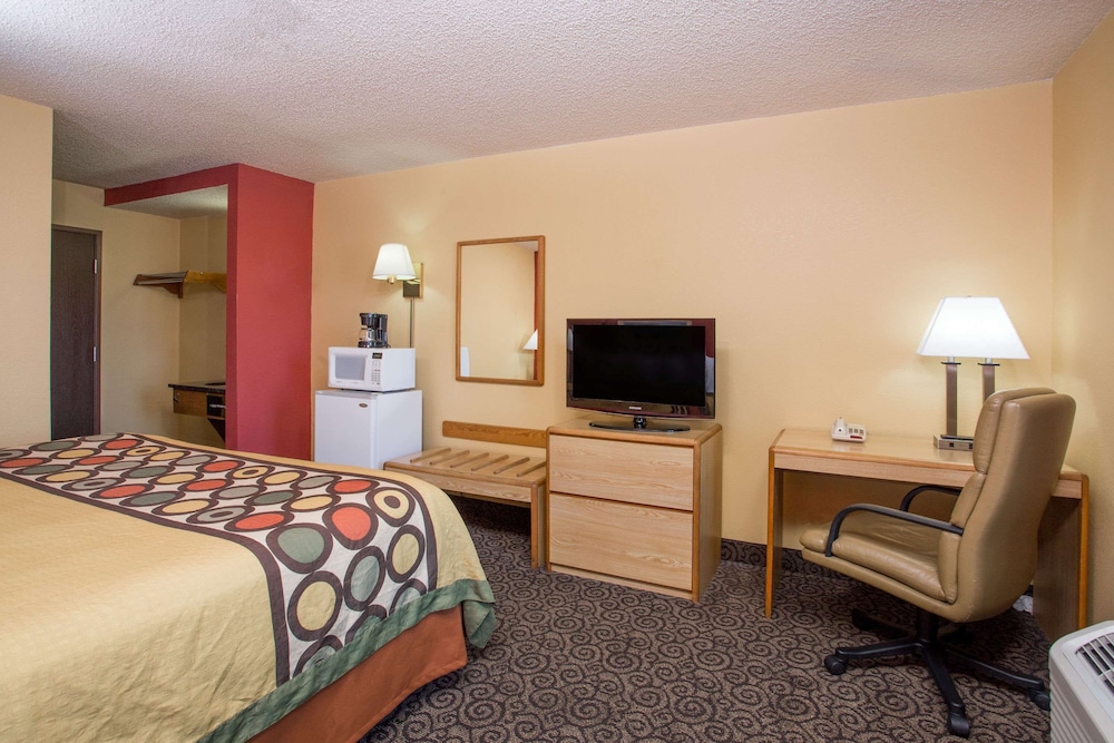 Super 8 By Wyndham Appleton 15/32