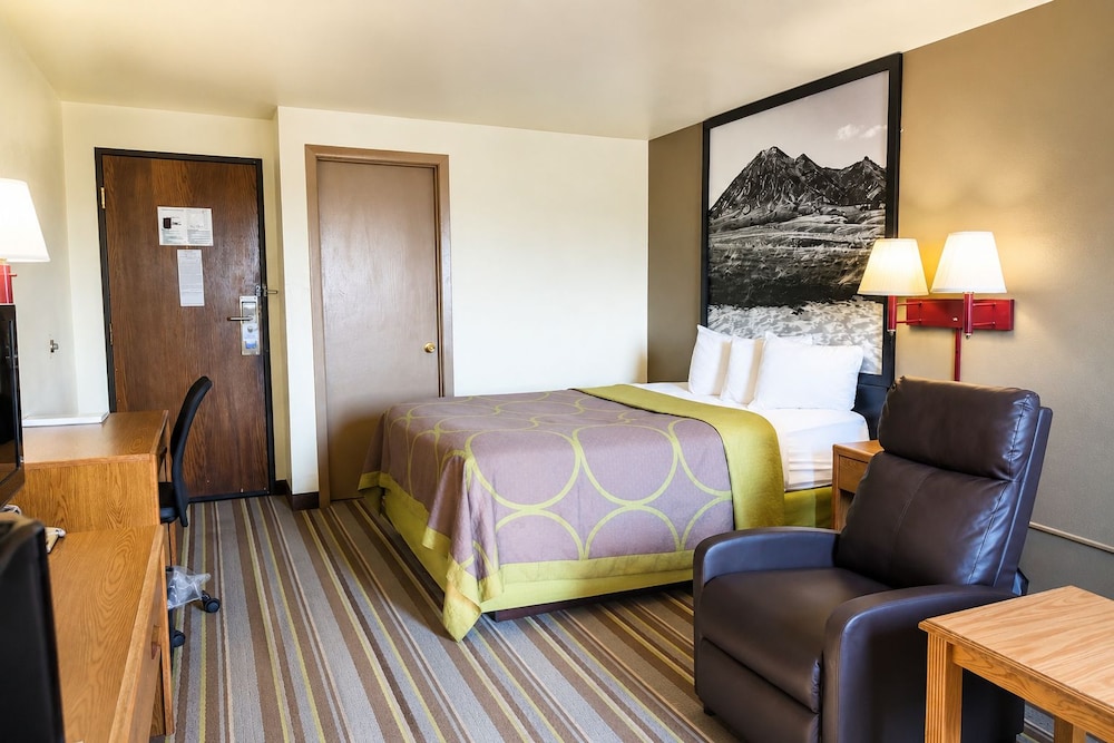 غرفة بسرير كوين لغير المدخنين، Fairbridge Inn And Suites 3/7