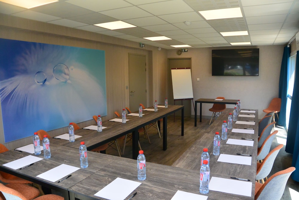 Kyriad Direct Tours Sud Chambray Les Tours 45/58