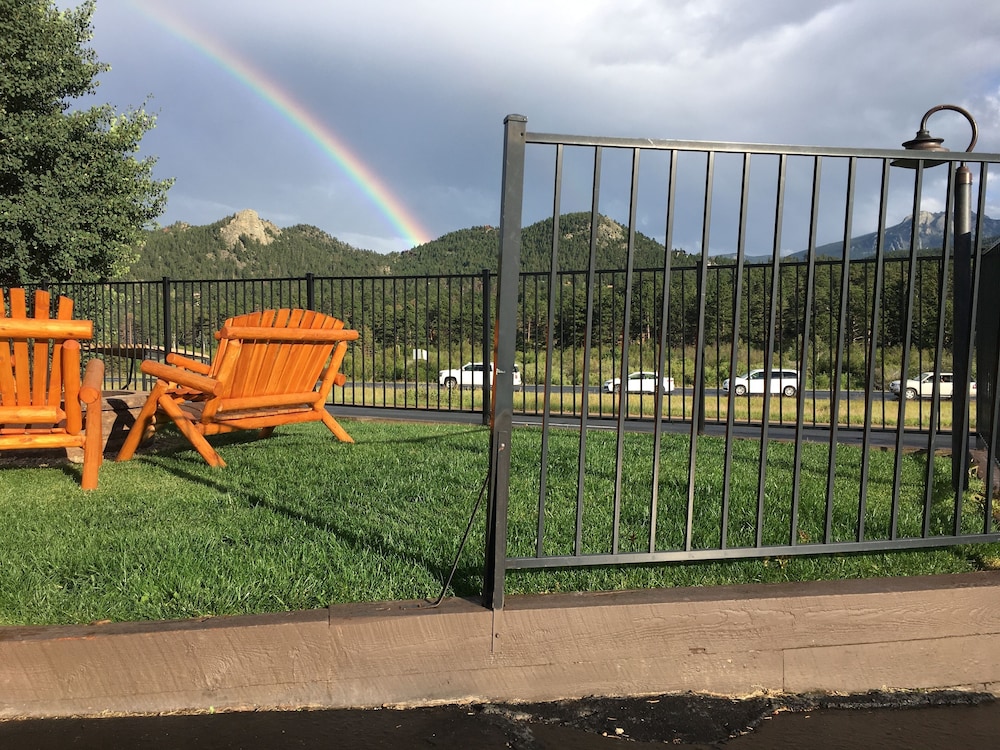 Alpine Trail Ridge Inn 48/74