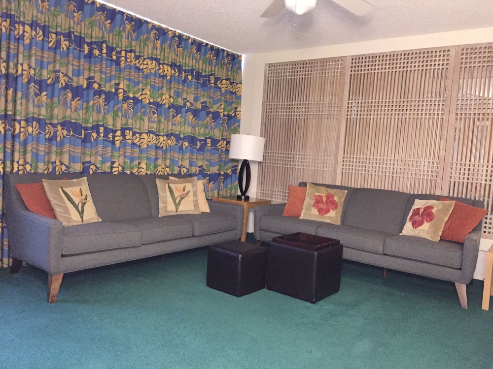 Kuhio Banyan Club 42/59