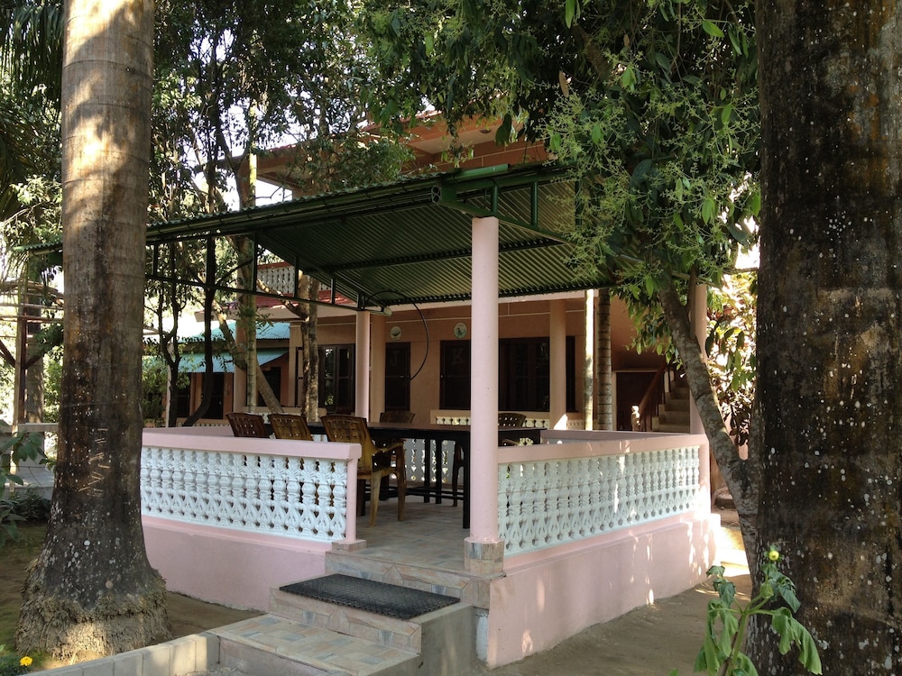 Sauraha Resort 7/50