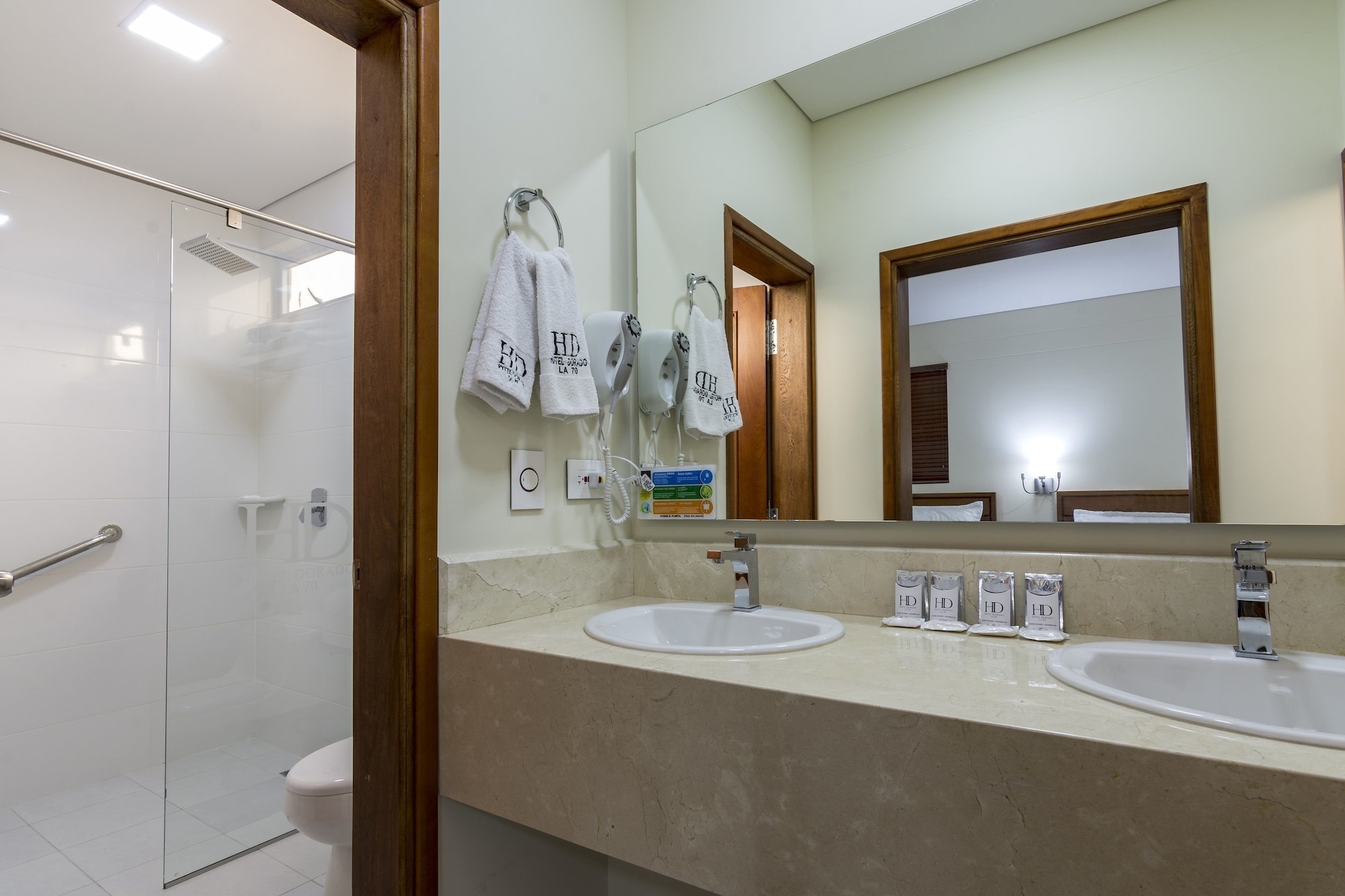 غرفة قياسية رباعية بأربعة أسرّة، Dorado La 70 Hotel 4/4