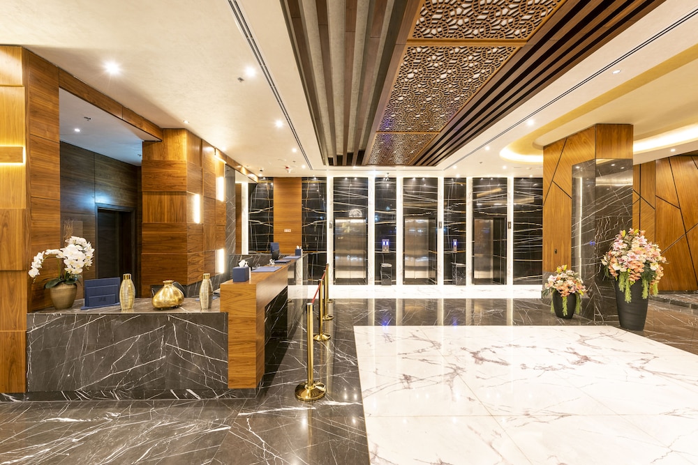 Luxe Grand Hotel Apartments 29/113