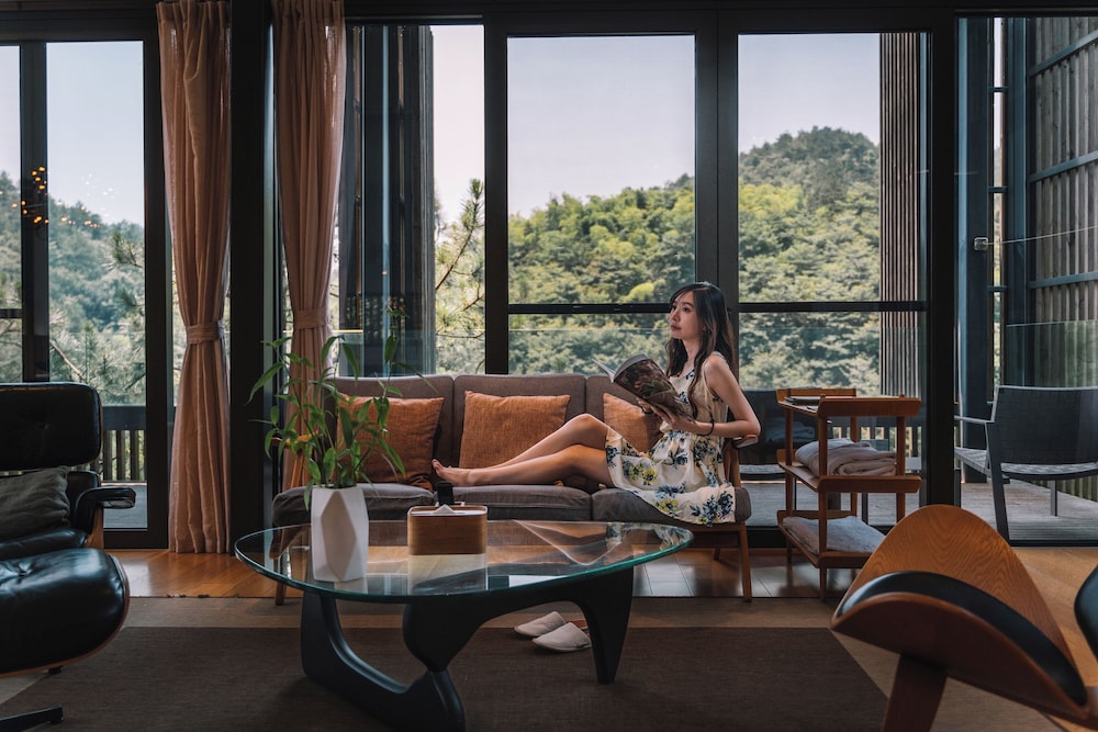 Meijie Mountain Hotspring Resort 23/43