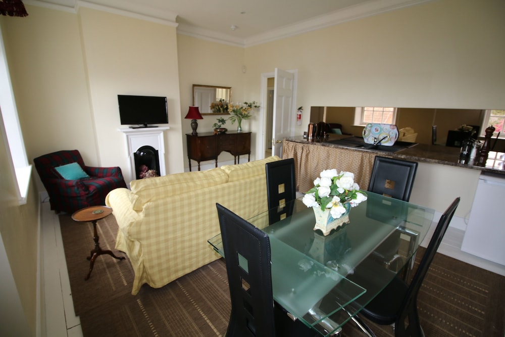 Prince Hill House 34/43