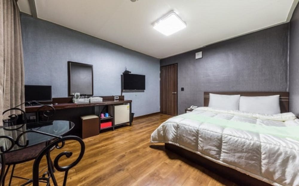 Cf Motel 16/45