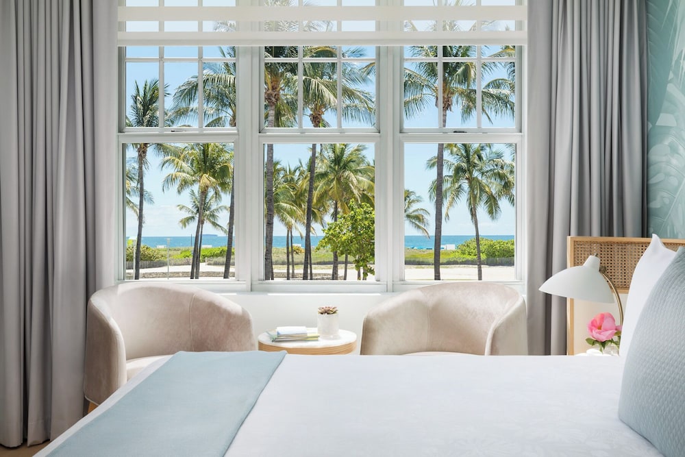 1 Bedroom, King Bed, Ocean Front, Sofa