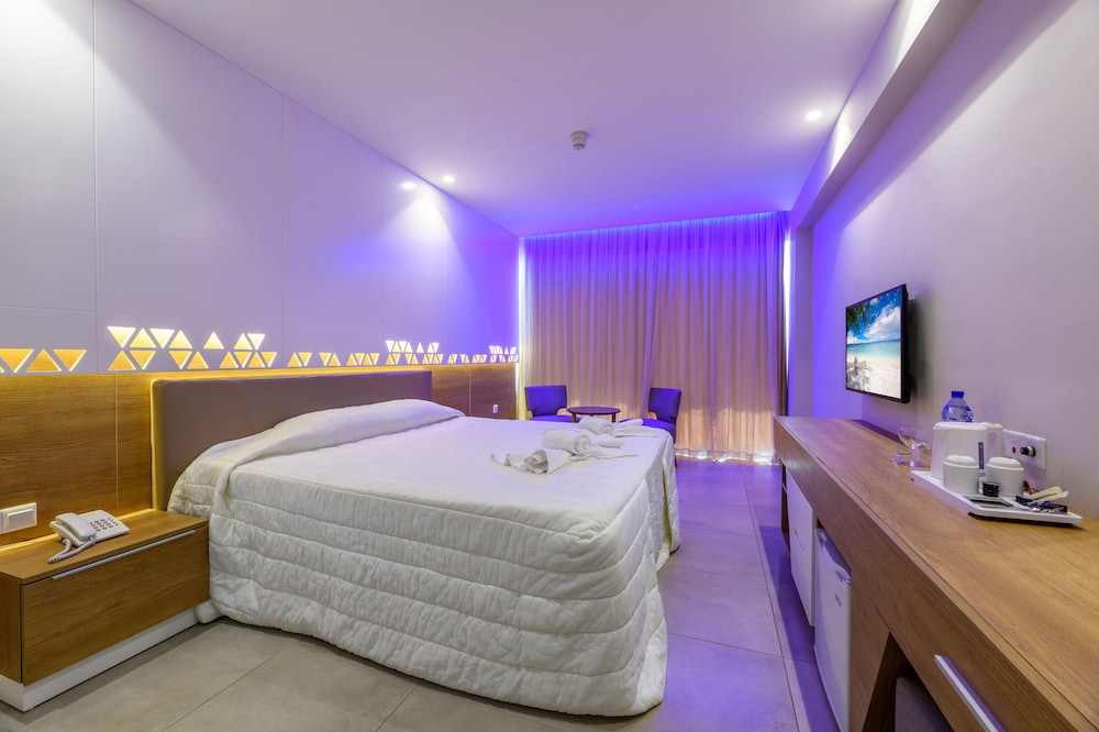 Tasia Maris Seasons Hotel (Adults only) 54/105
