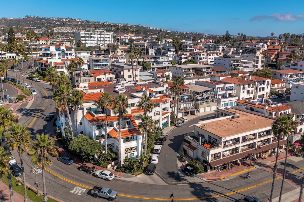 San Clemente Cove 52/55