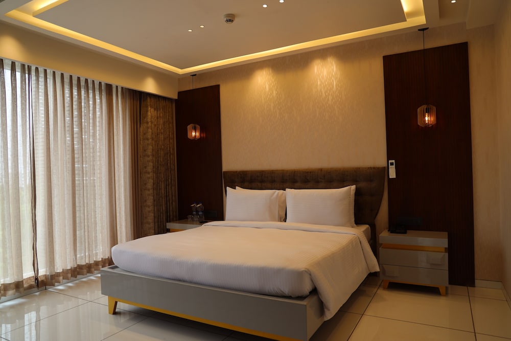جناح بسرير كوين، Devka Beach Resort 4/10