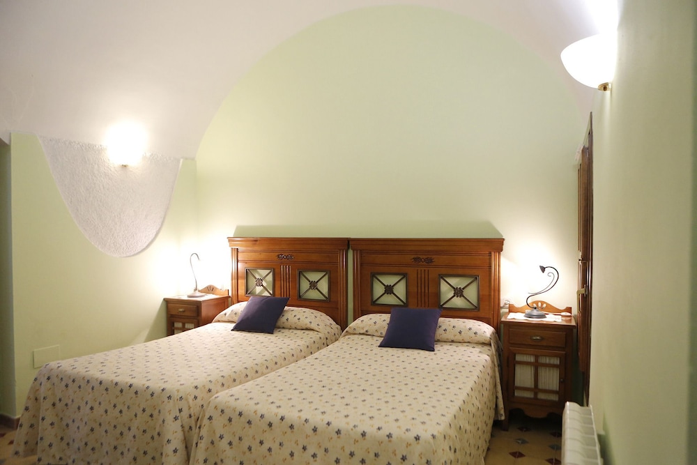 Cuevas La Granja 9/50