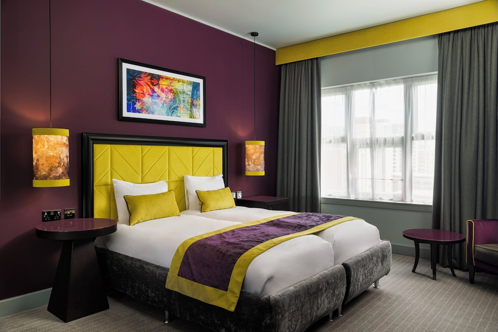 ROOM, TWIN BEDS, BRIDGE VIEW