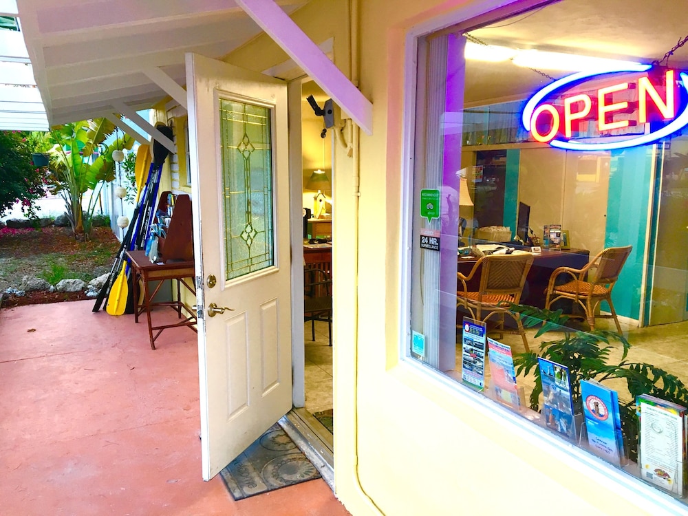 The Pelican Key Largo Cottages 6/76