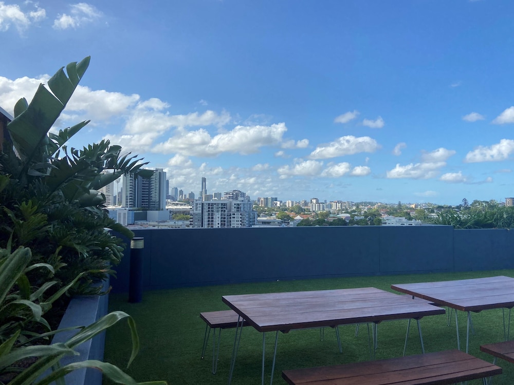 QUEST WOOLLOONGABBA 15/27