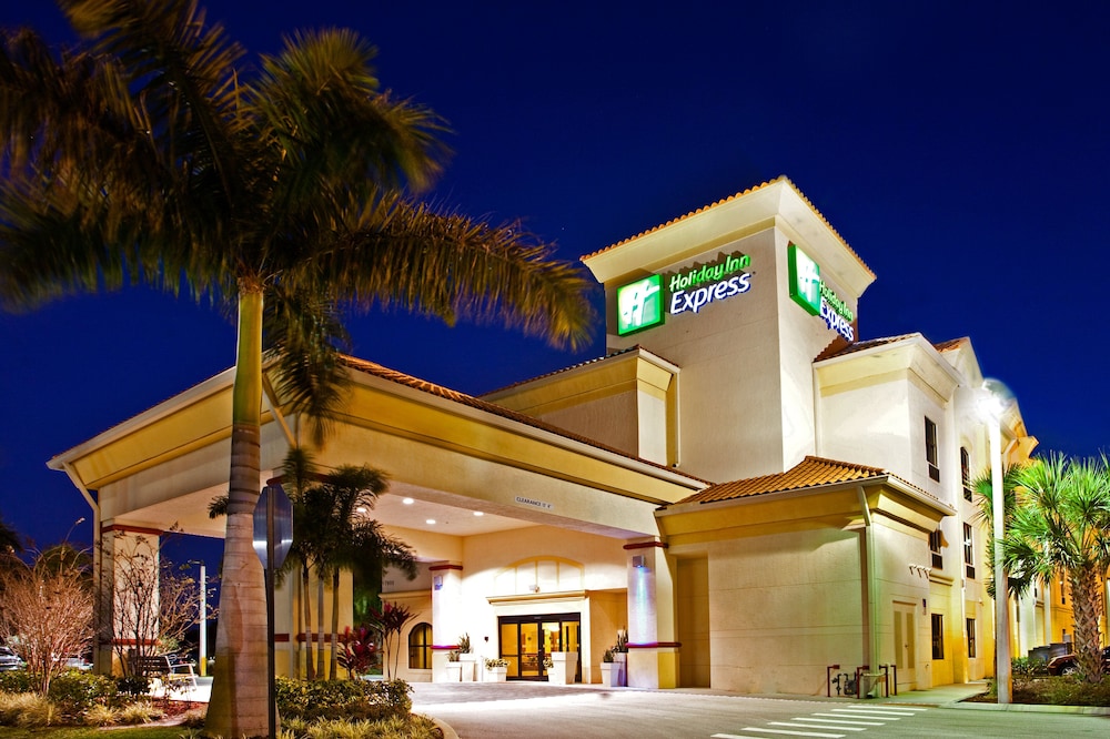 Holiday Inn Express Stuart 1/57