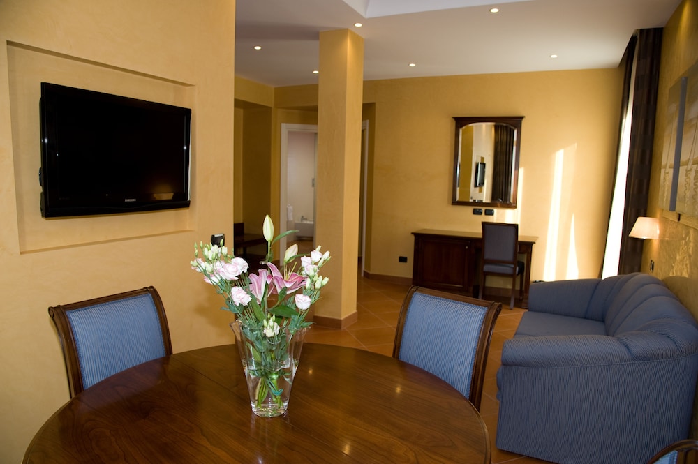 Artemis Hotel 49/69