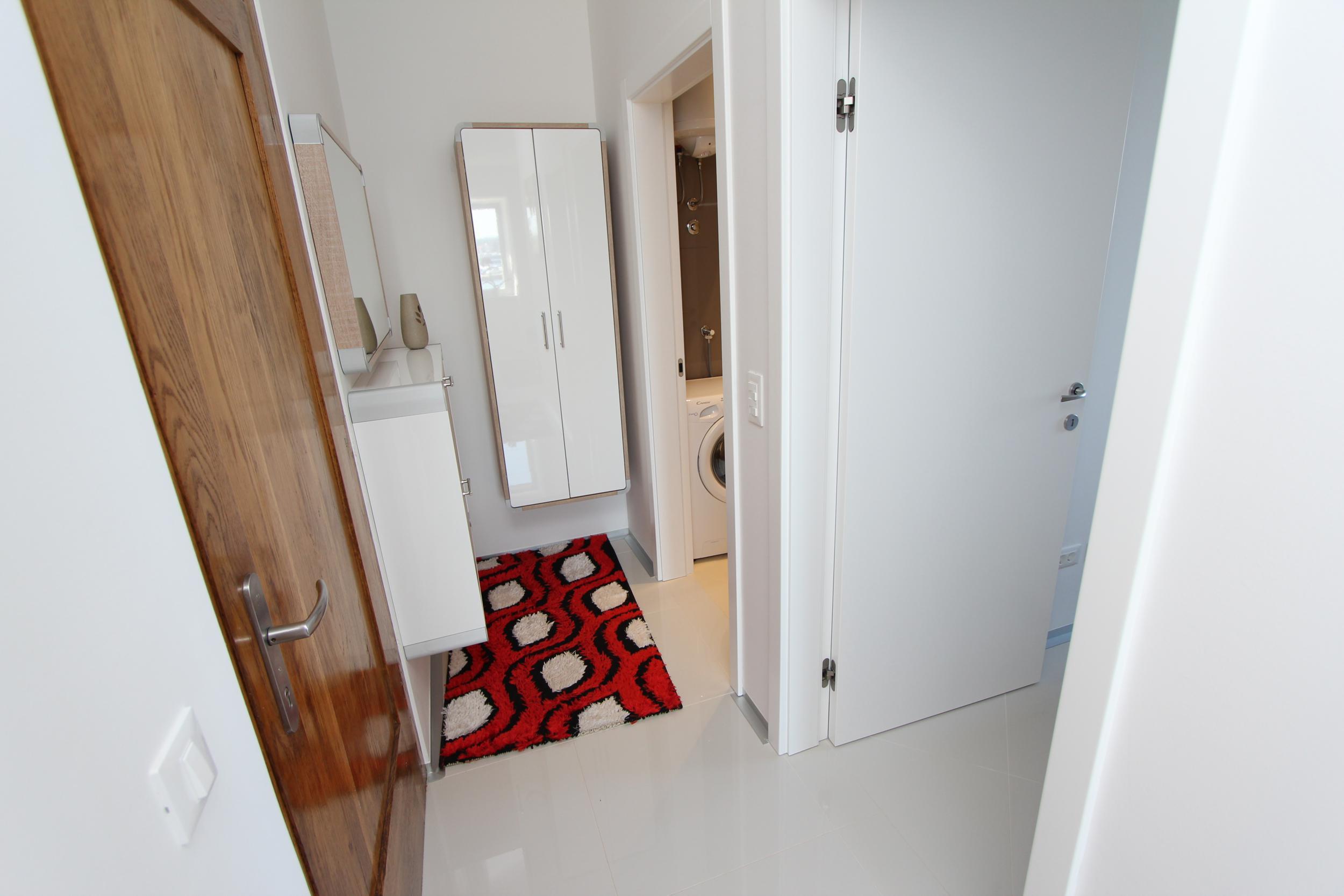 APARTMENT EDI 2/3