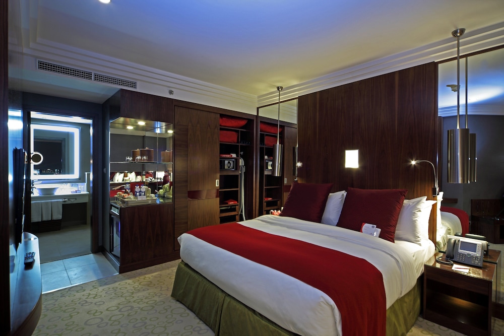كراون بلازا الرياض منهال(Radisson Blu Hotel and Convention Center, Riyadh Minhal) 22/67