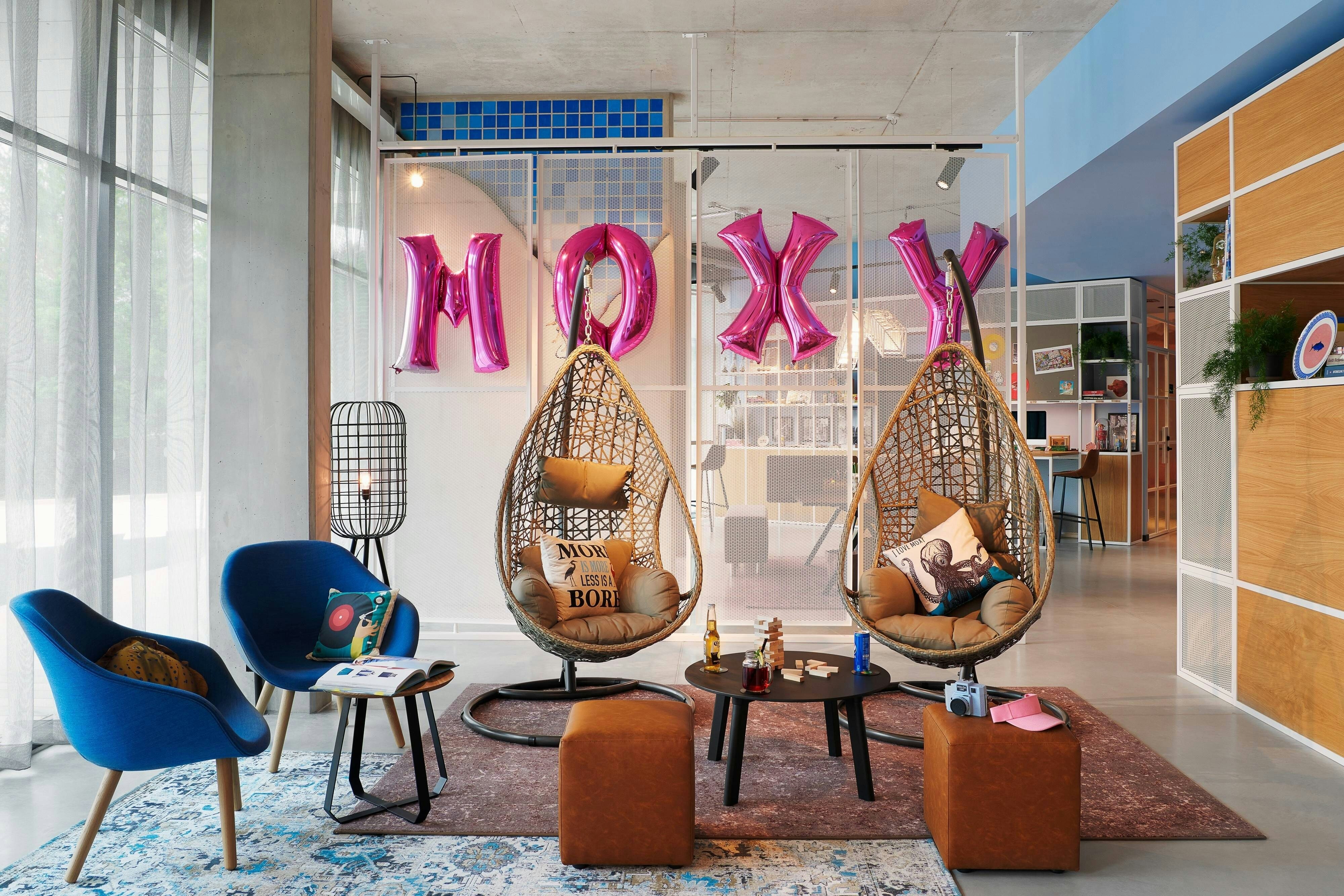 Moxy Sophia Antipolis 8/20