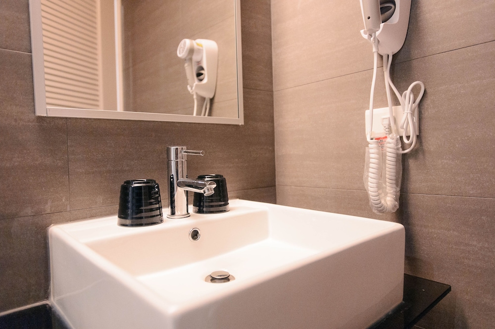 Kiwi Express Hotel-Taichung Station Branch Ii 58/60