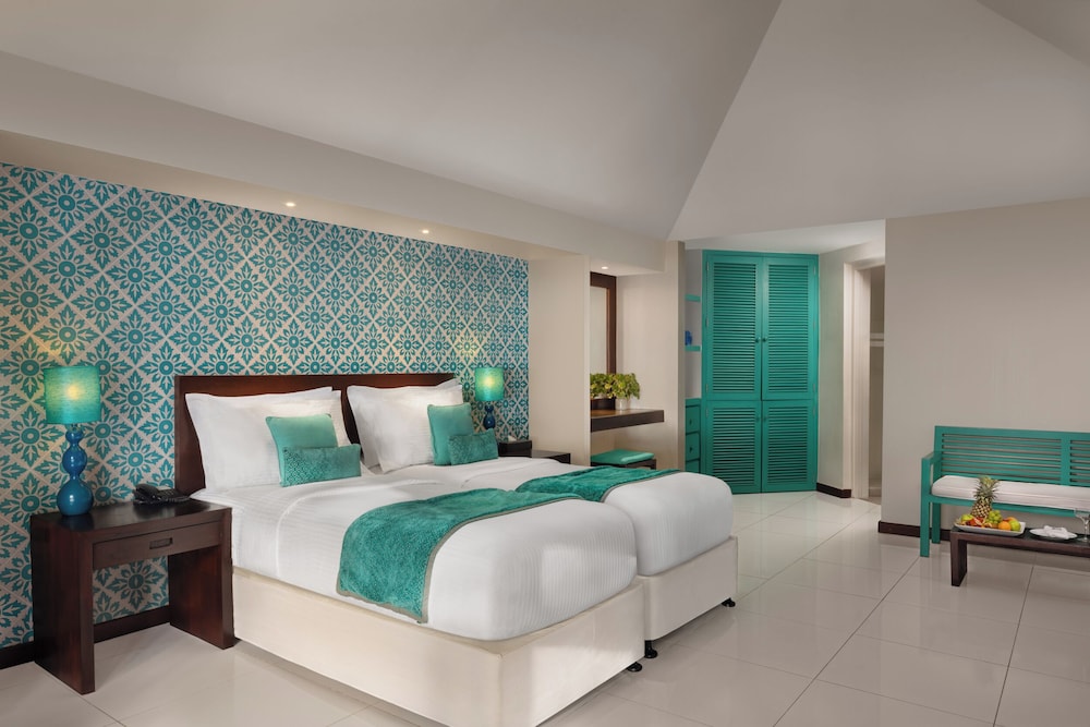 2 Bedrooms, Sunset, Family, Villa, 1 King and 1 Single Beds، Adaaran Select Hudhuran Fushi 2/9
