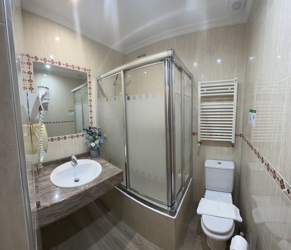 Hostal Sol Square Madrid 45/50