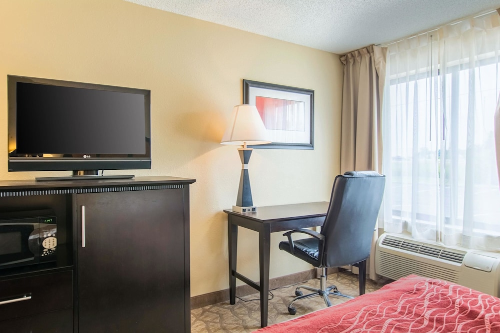 Comfort Inn Evansville East 37/41