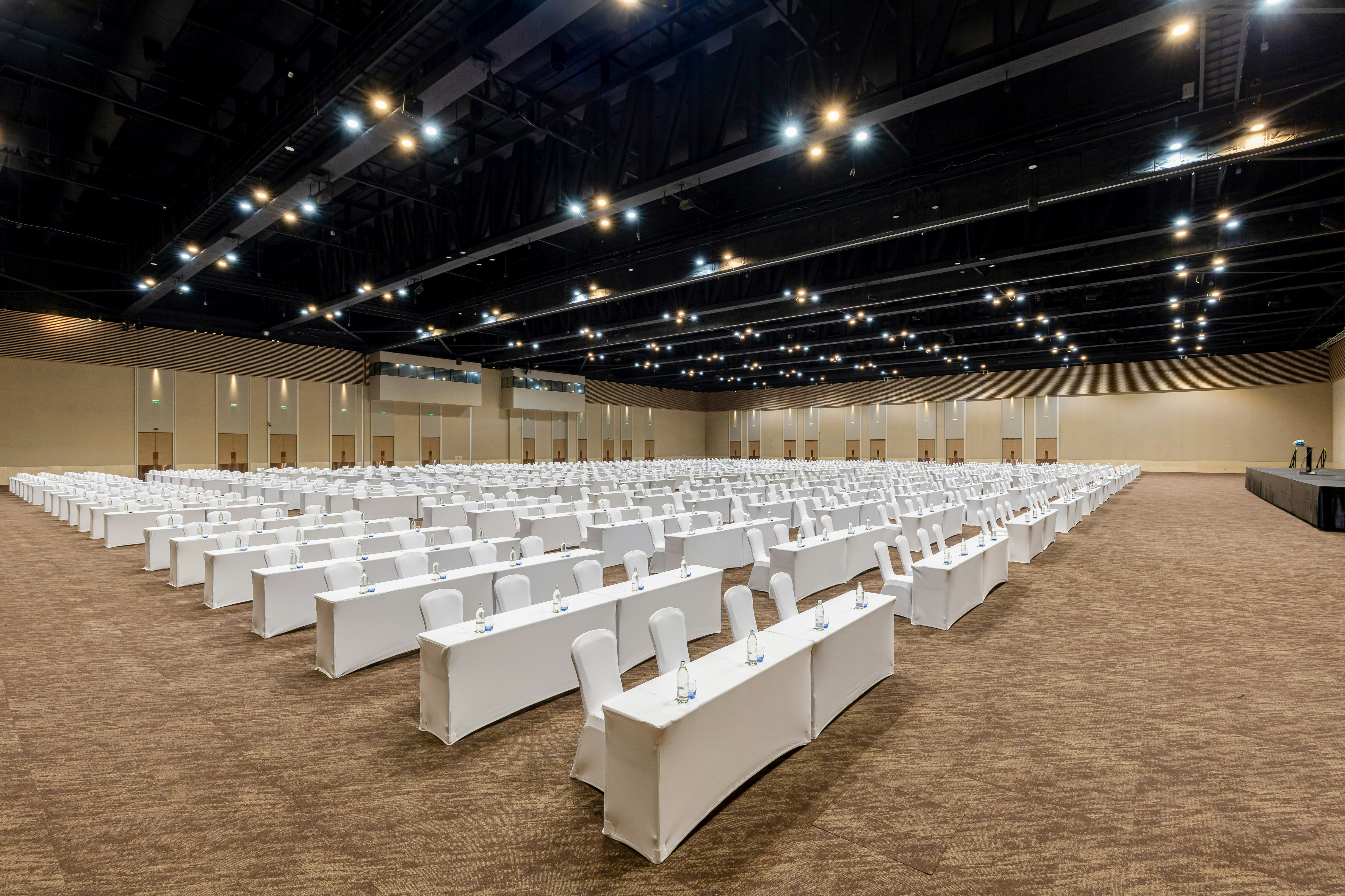 Centara Grand and Bangkok Convention Centre at CentralWorld 48/50