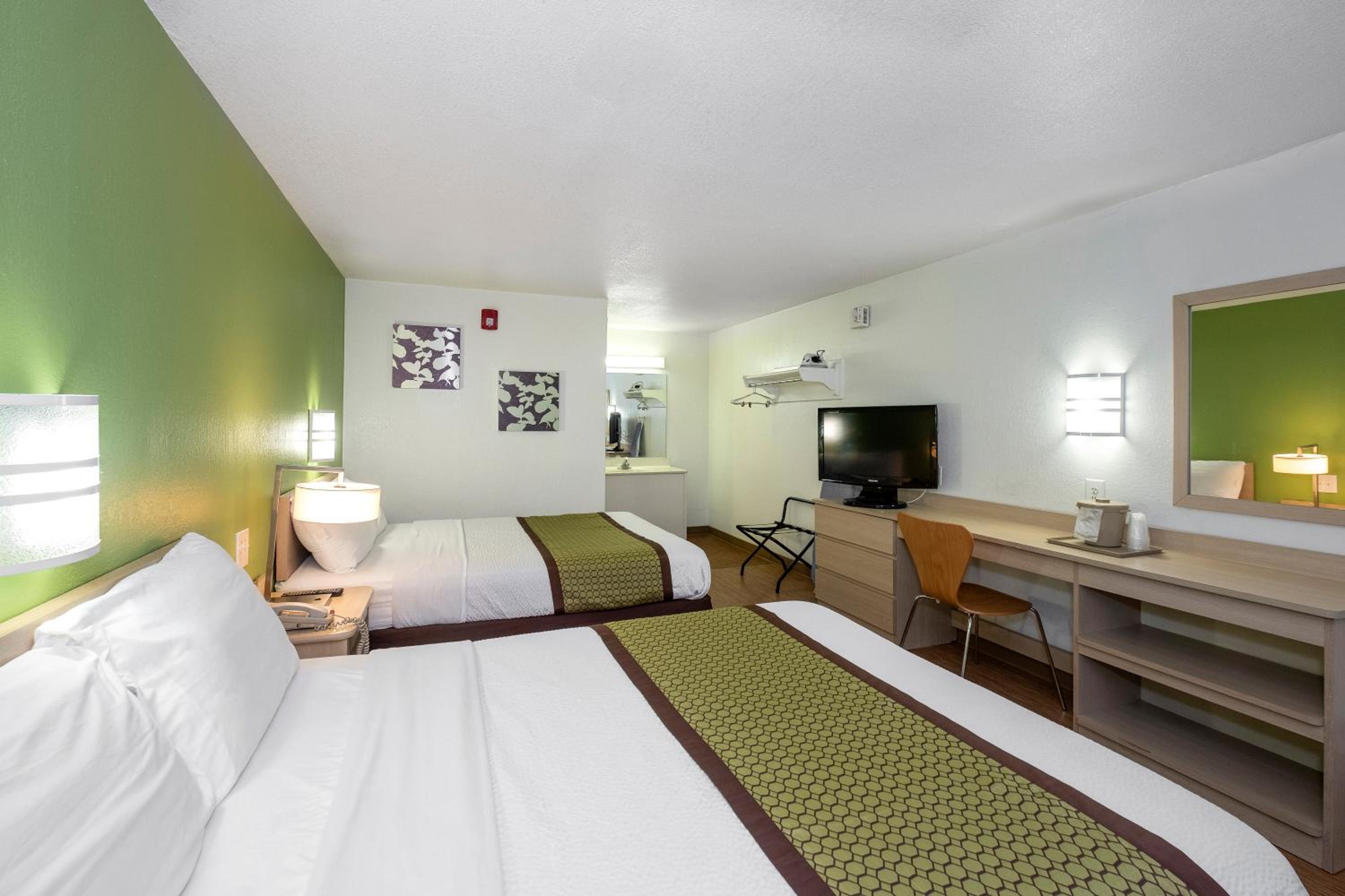 Standard, 2 Queen Beds