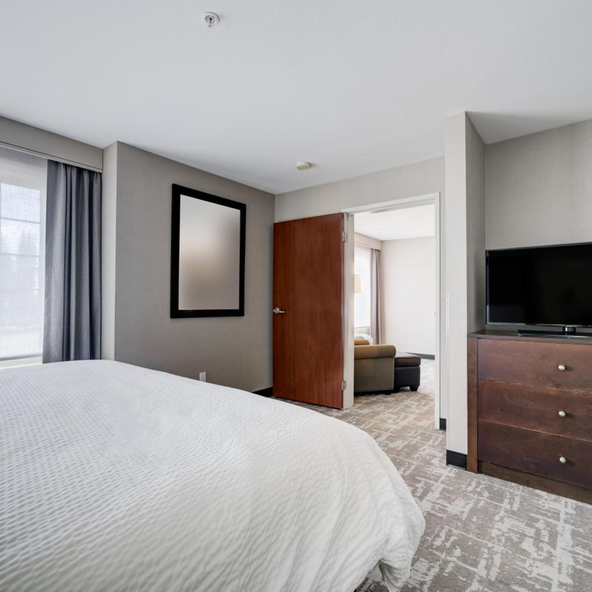 1 Bedroom, Suite, King Bed