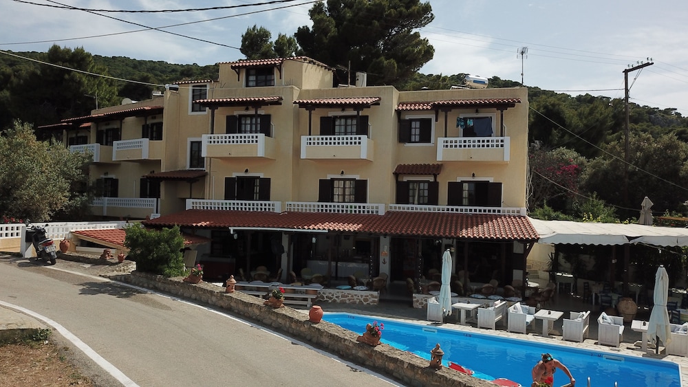 Vasilaras Hotel 6/50