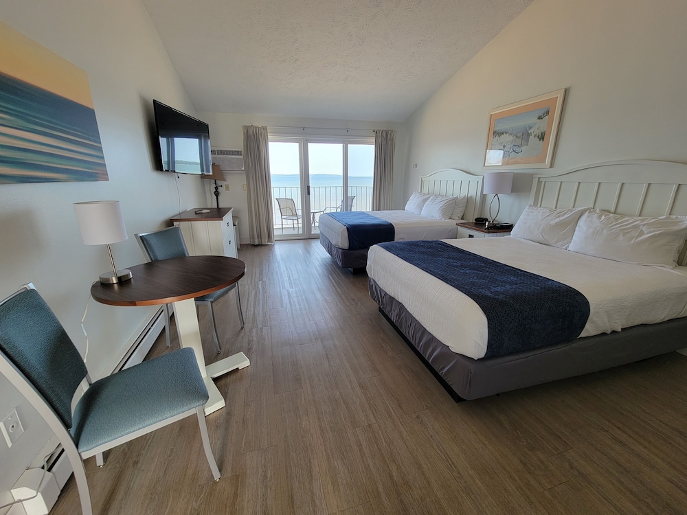 STUDIO, 2 QUEEN BEDS, BAY VIEW, JETTED TUB