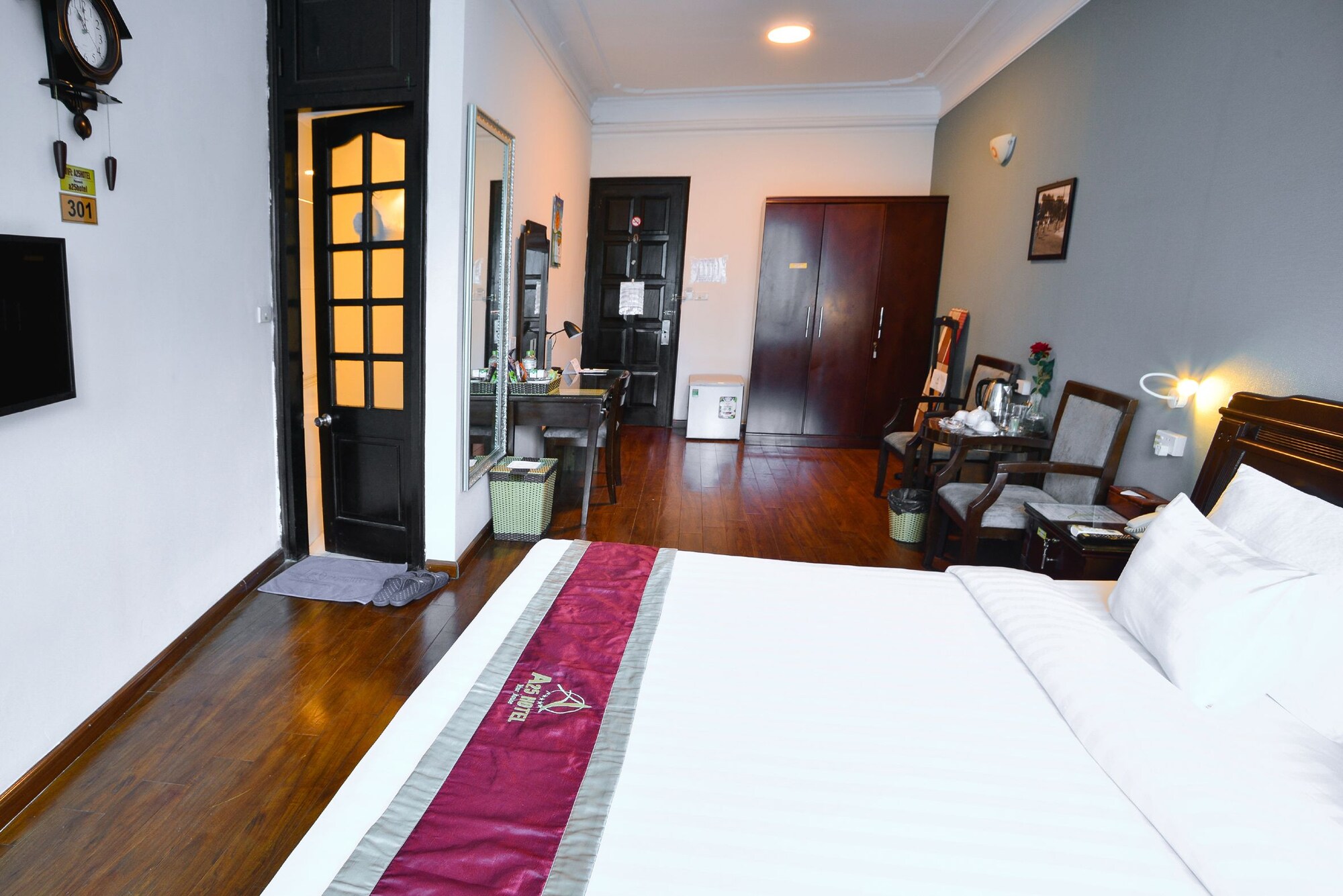 DELUXE, DOUBLE BED