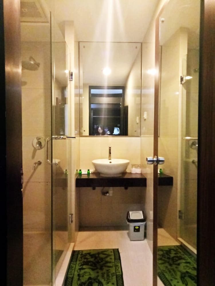 New Grand Park Hotel 45/49