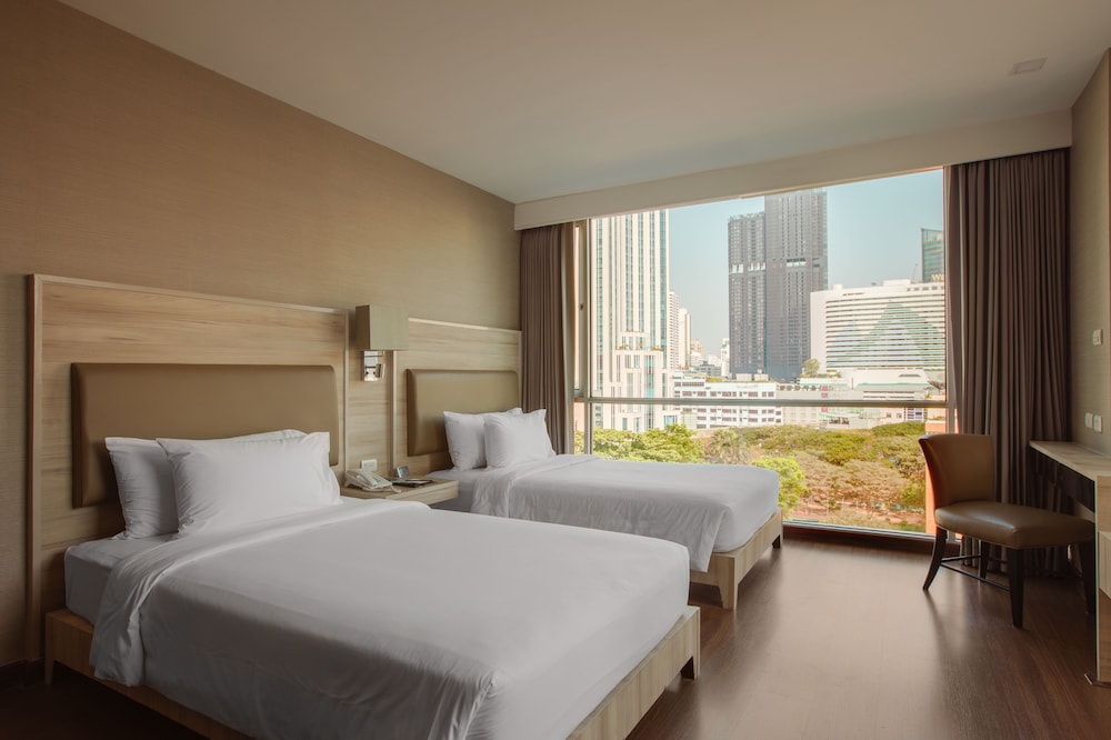 Adelphi Suites Bangkok 17/69