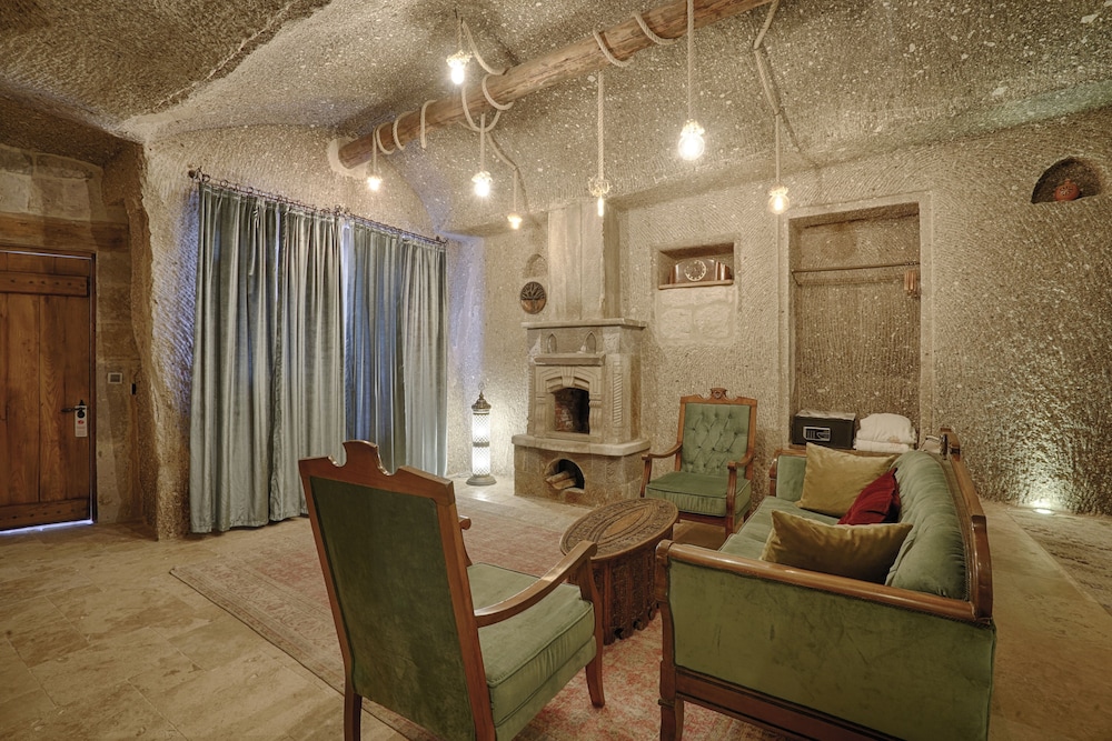 Hera Cave Suites 23/50