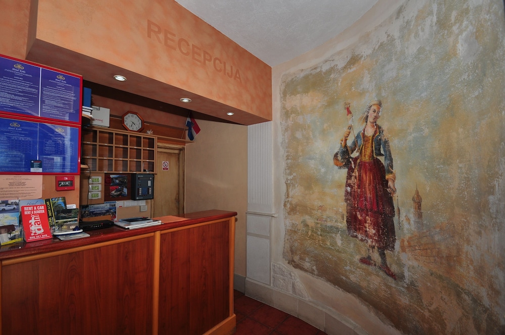 Hotel Krilo 10/71