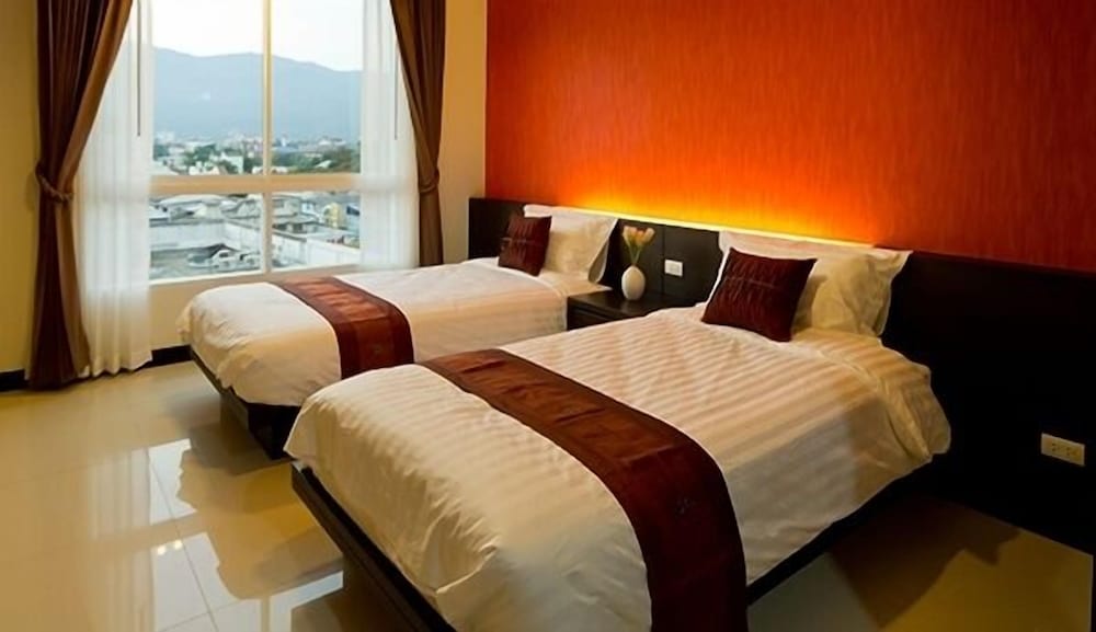 STUDIO, TWIN BEDS