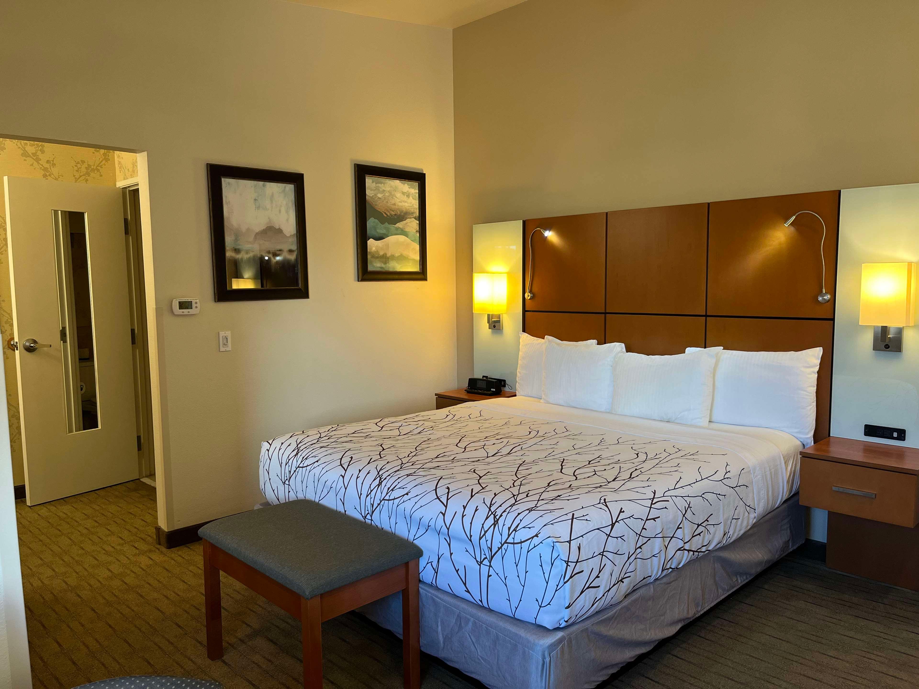 غرفة، Best Western Plus Silver Saddle Inn 4/6