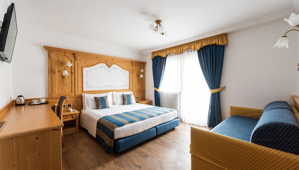 Hotel Antares 11/70