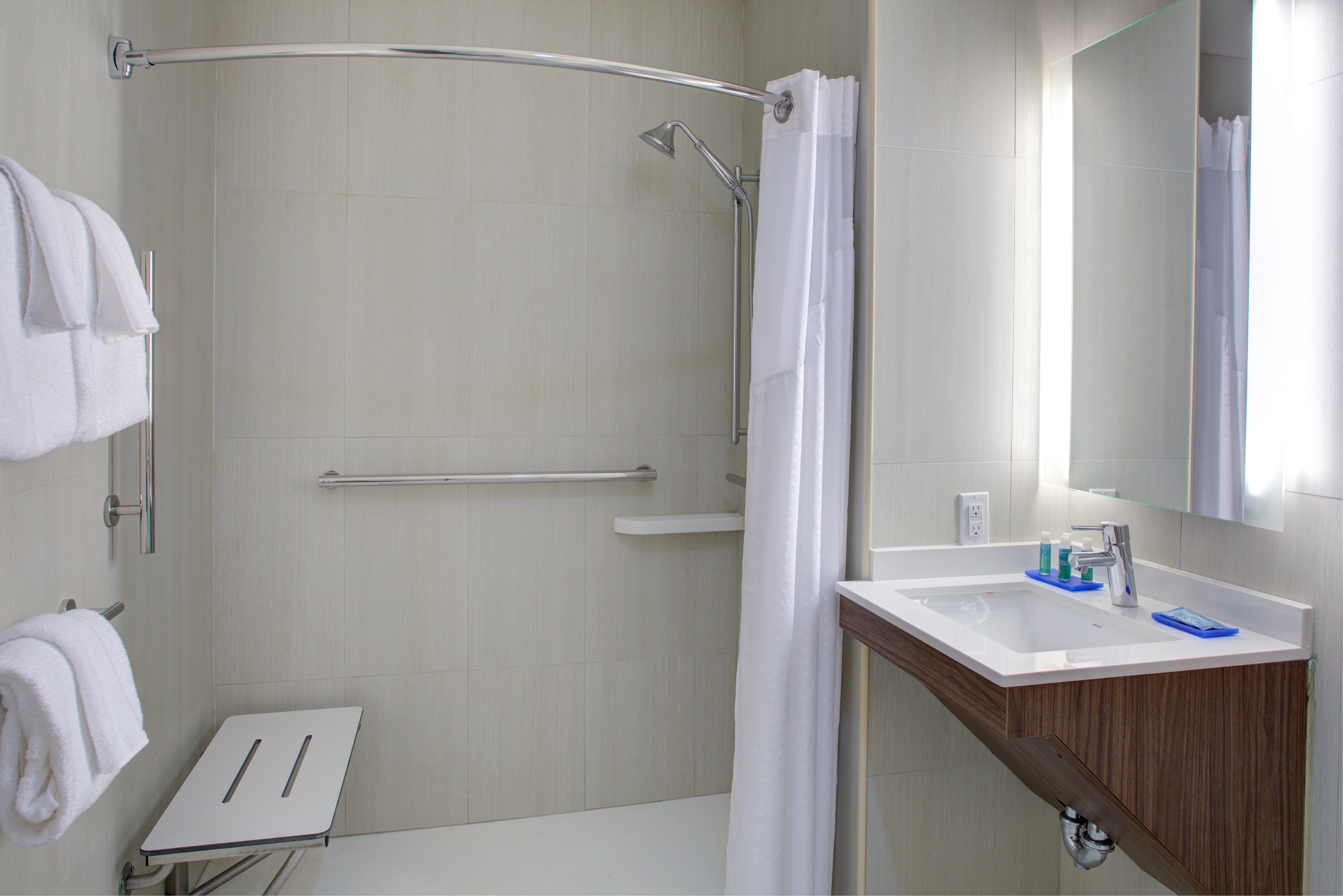 Holiday Inn Express Bronx Nyc - Stadium Area, an IHG Hotel 40/40